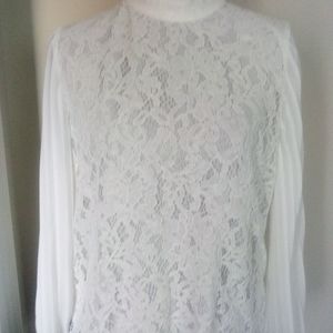 White lace black cuff beautiful top